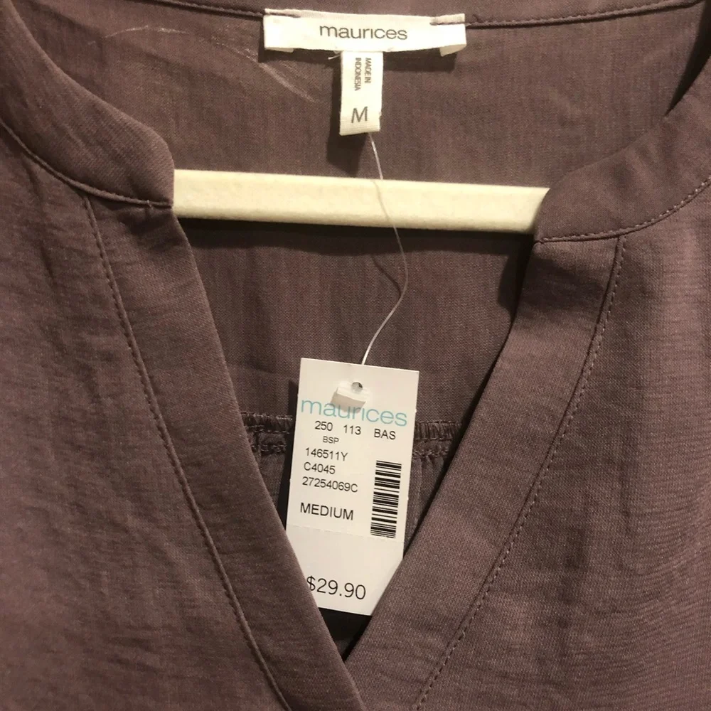 Maurice’s polyester top - Picture 3 of 3